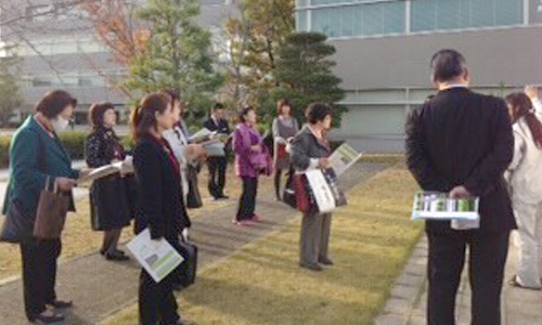 2012年11月の定例会にて。ダイワハウスの見学を行った時の様子。